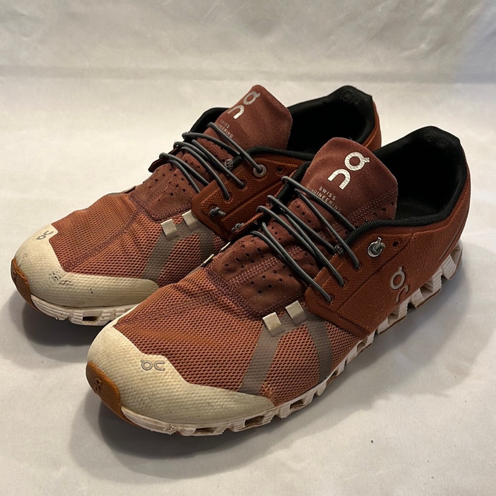 On Cloud Mens 70/30 size M 11 Brick/Pecan